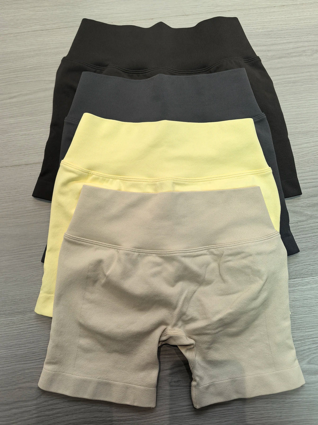 Back Scrunch Shorts Women Seamless V-Back Waist Line Scrunch Booty Shorts Fitness Workout Running Yoga Gym Shorts