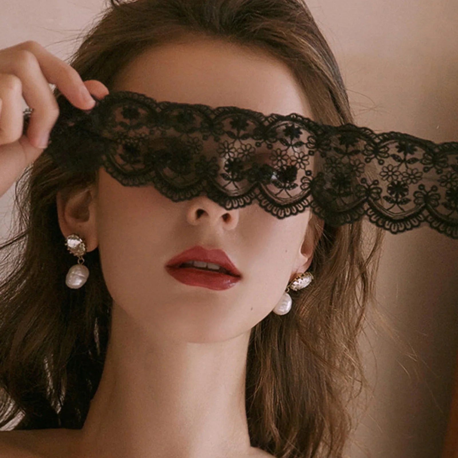 Women Carnival Mask Hollow Lace Masquerade Face Mask Princess Prom Party Props Black Eye Mask Halloween Costume for Women