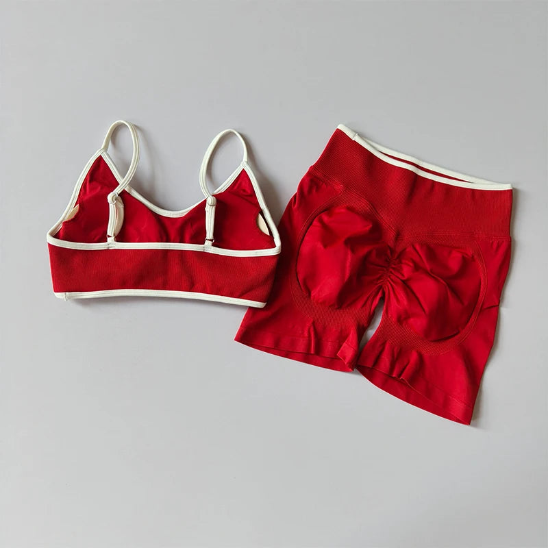 2PCS Yoga Suit Seamless with Chest Pad Tight Sports Bras and High Waist Shorts Outside Wear Running Exercise Fitness Yoga Set