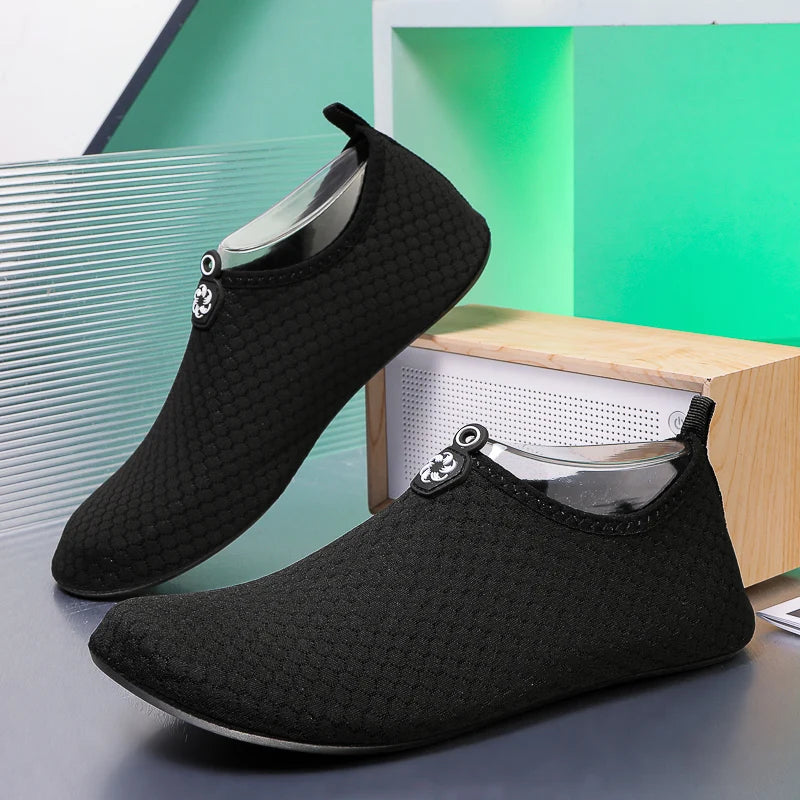 Black Water Shoes Unisex Quick Dry Non-Slip Aqua Shoes Breathable Beach Swimming Diving Wading Sneakers for Men Women Outdoor Sp