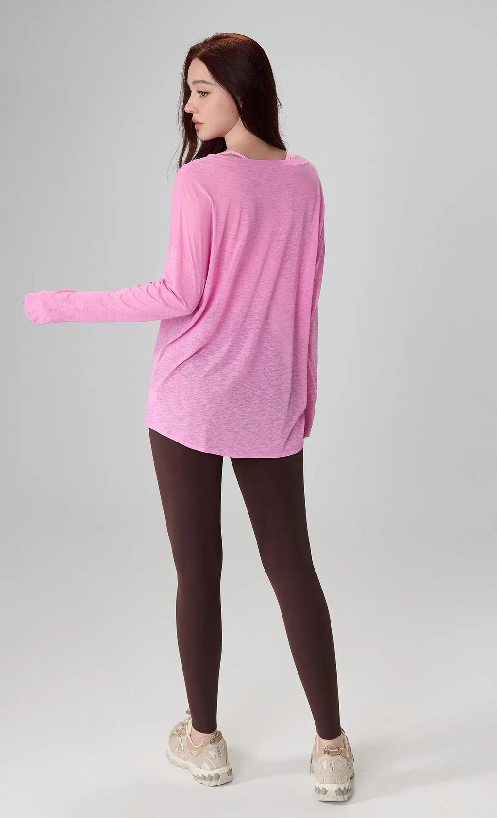 Breathable Long Sleeve Yoga Cover up Lightweight Quick Dry Running Top for Women Loose Fit Simple Sport Fitness Outdoor Leisure