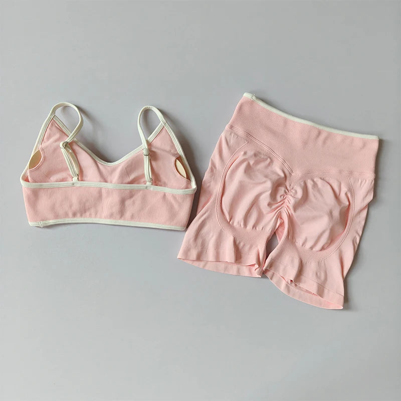 2PCS Yoga Suit Seamless with Chest Pad Tight Sports Bras and High Waist Shorts Outside Wear Running Exercise Fitness Yoga Set